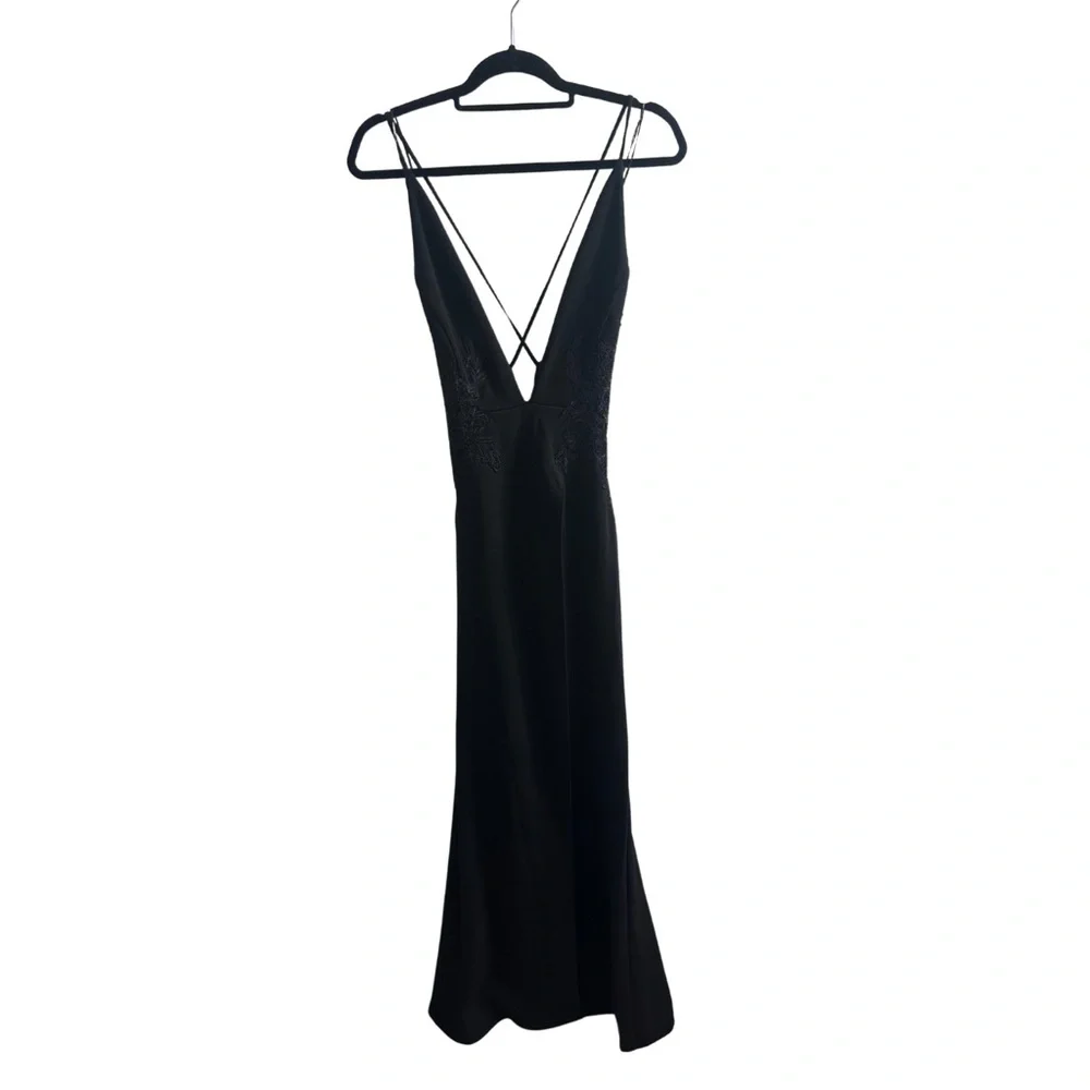 NWT Elegant Long Black Formal Symphony Dress with Deep V-Neck and Lace Detailing - Picture 1 of 11